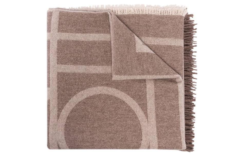 Totême Monogram Вязаный шарф TOTEME, коричневый
Totême Monogram Вязаный шарф TOTEME, коричневый