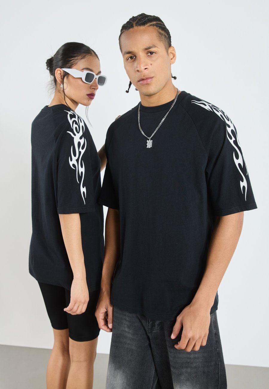 Футболка YOURTURN UNISEX, True Black/Black, Черный, Футболка YOURTURN UNISEX, True Black/Black
Футболка YOURTURN UNISEX, True Black/Black, Черный, Футболка YOURTURN UNISEX, True Black/Black