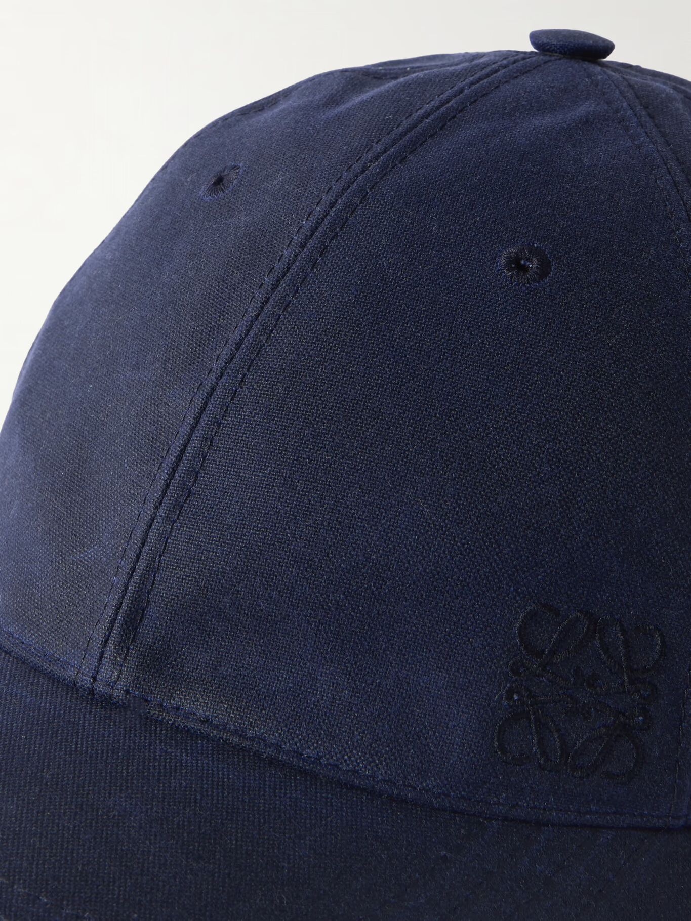 Бейсболка из хлопчатобумажной ткани с вышитым логотипом LOEWE, темно-синий
Бейсболка из хлопчатобумажной ткани с вышитым логотипом LOEWE, темно-синий