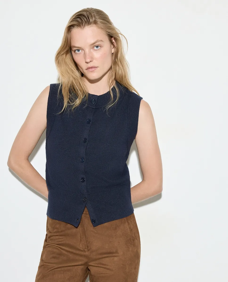 Женский короткий жилет на пуговицах Woman El Corte Inglés, темно-синий
Женский короткий жилет на пуговицах Woman El Corte Inglés, темно-синий