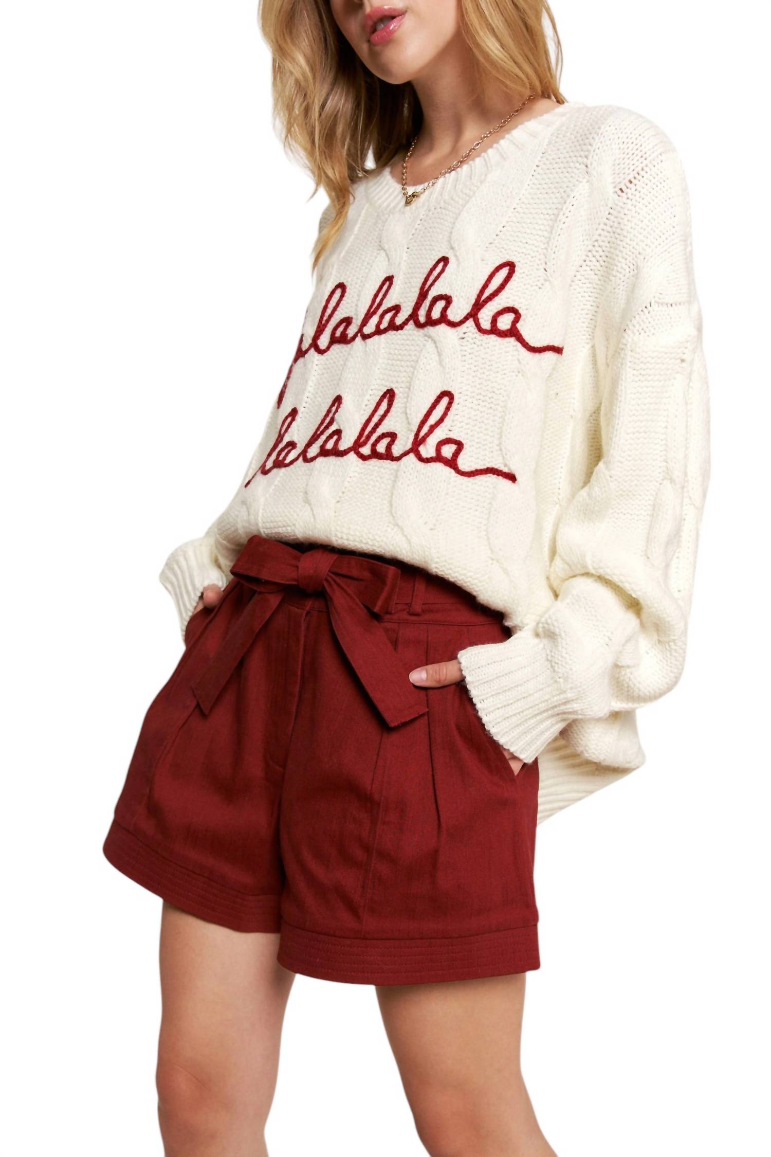 Безумно в тебя Шорты с поясом в красном And The Why
Безумно в тебя Шорты с поясом в красном And The Why