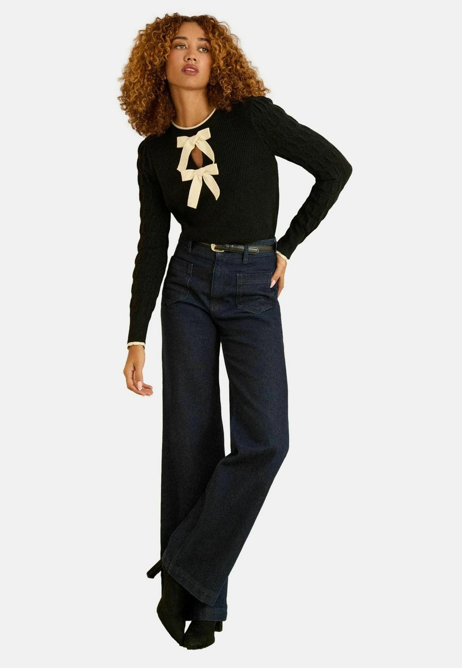 Джемпер Love & Roses REGULAR FIT, Black/Ivory/Black
Джемпер Love & Roses REGULAR FIT, Black/Ivory/Black