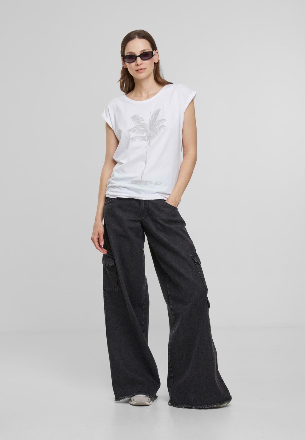 Футболка с принтом FORVERT FONTANA, белый
Футболка с принтом FORVERT FONTANA, белый