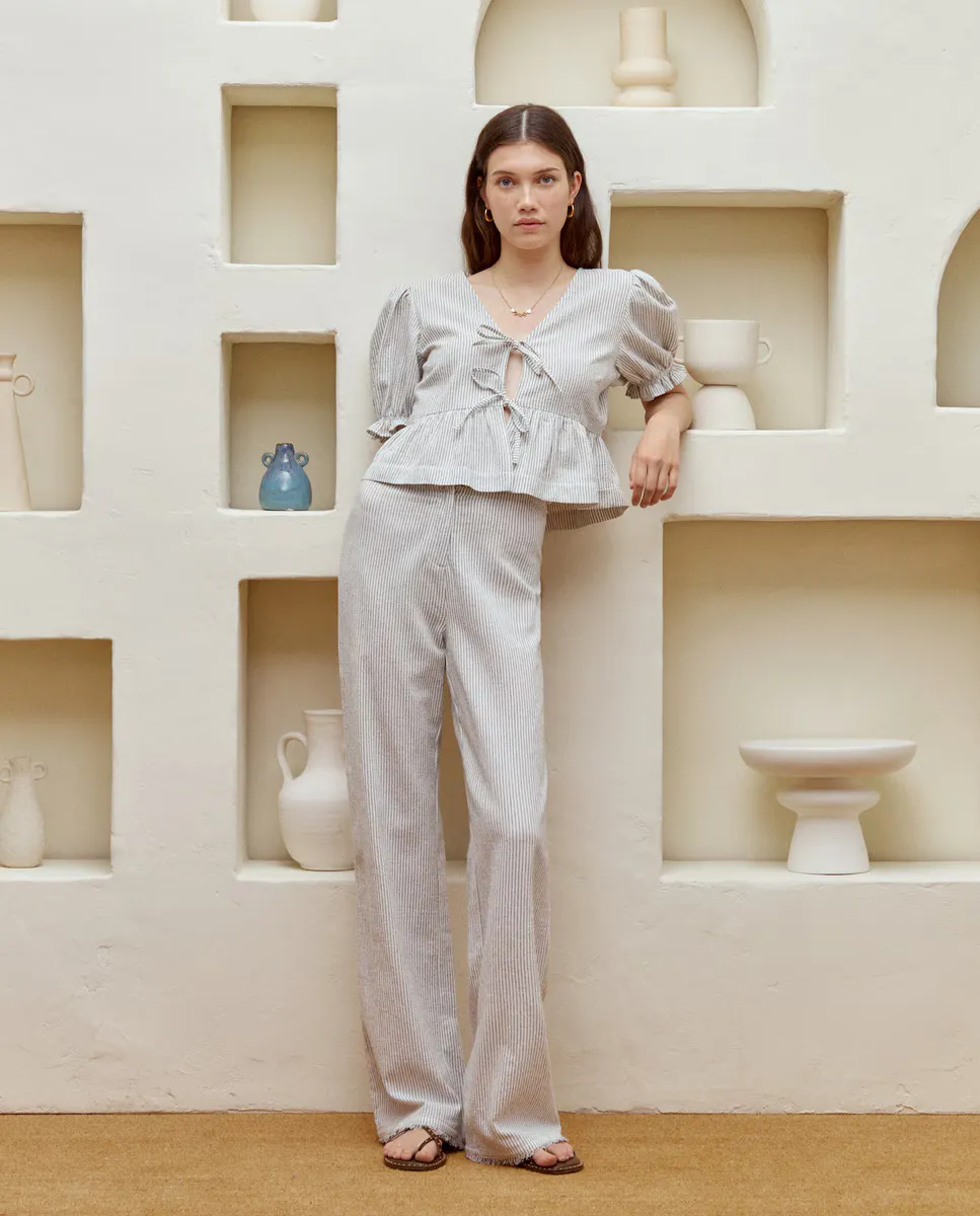 Длинные женские брюки с полосатым принтом Green Coast, цвет Blanco roto
Длинные женские брюки с полосатым принтом Green Coast, цвет Blanco roto