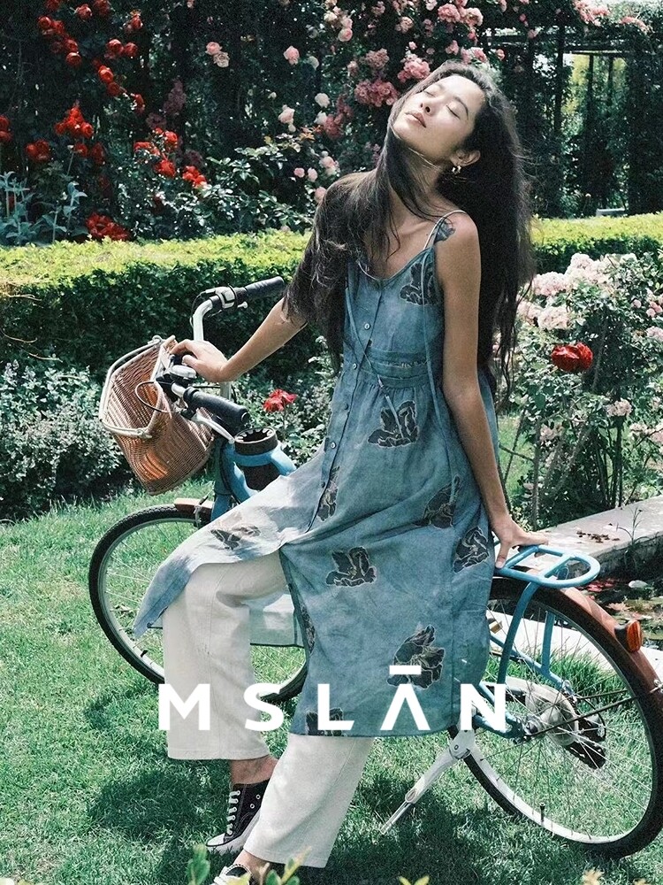 Платье Mslan с V-образным вырезом и принтом, сине-серый
Платье Mslan с V-образным вырезом и принтом, сине-серый