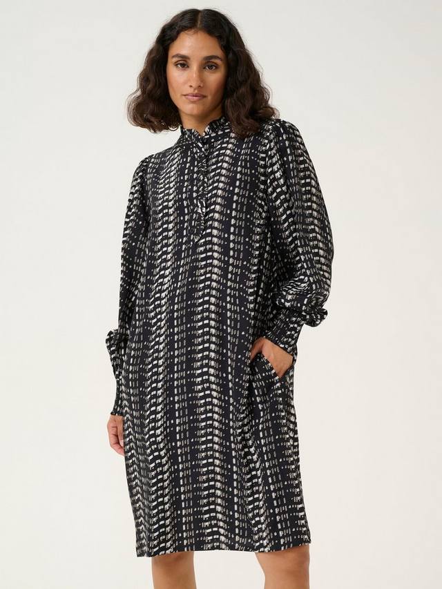 Абстрактное платье с оборками от алисы KAFFE, черный/белый
Абстрактное платье с оборками от алисы KAFFE, черный/белый