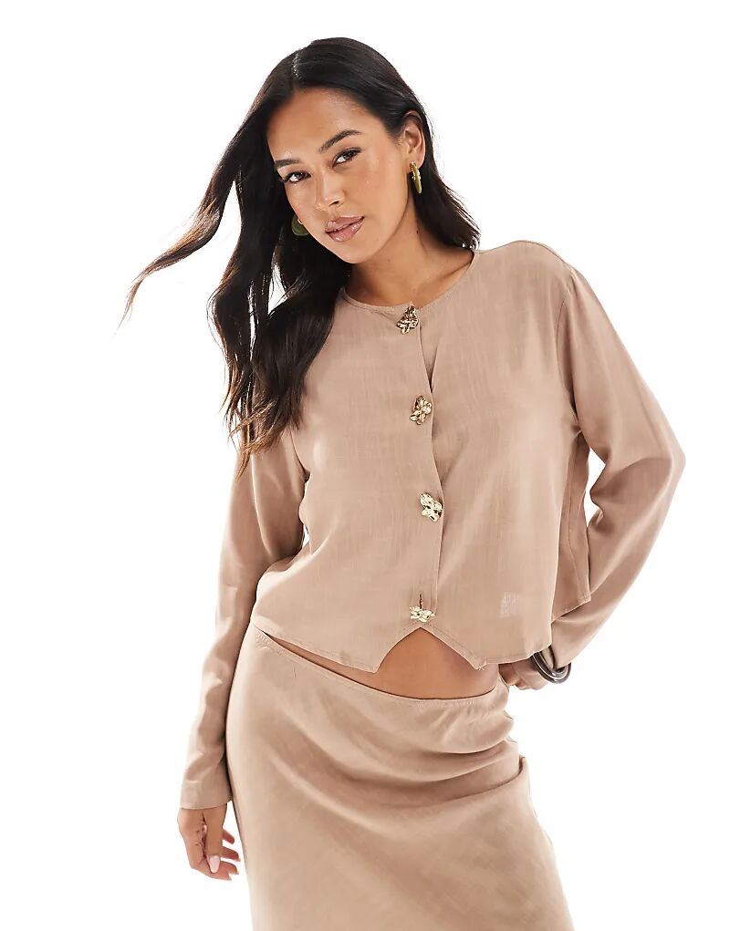 Укороченный топ ASOS DESIGN из льняного материала с пуговицами спереди в цвете «песок»
Укороченный топ ASOS DESIGN из льняного материала с пуговицами спереди в цвете «песок»