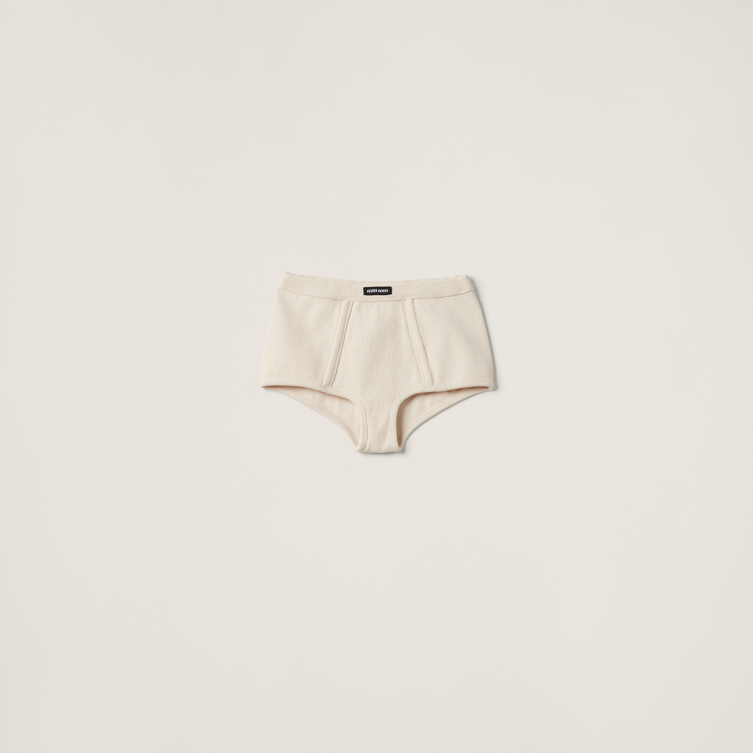 Трикотажные боксерские шорты с окраской готового изделия MIU MIU, белый
Трикотажные боксерские шорты с окраской готового изделия MIU MIU, белый