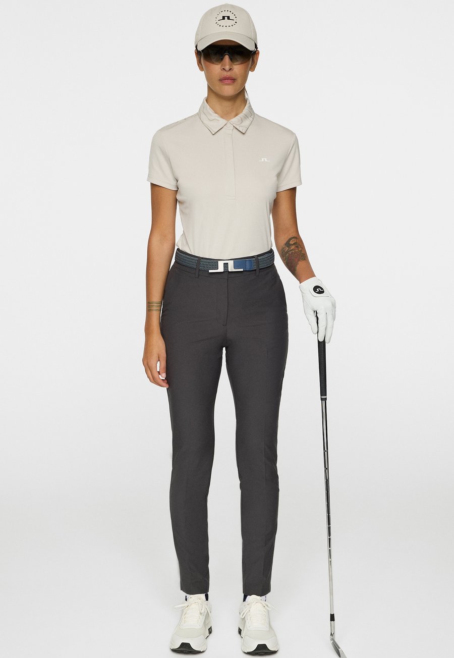 Брюки J.LINDEBERG Sports PINJA , Asphalt/Black
Брюки J.LINDEBERG Sports PINJA , Asphalt/Black