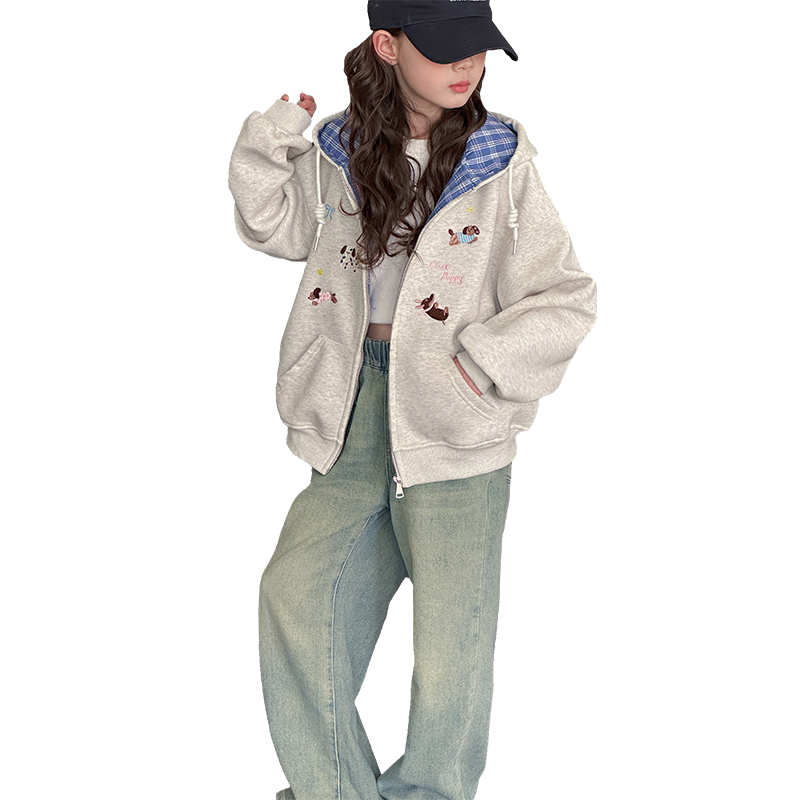 Топ для подростков на весну и осень Disney, серый
Топ для подростков на весну и осень Disney, серый