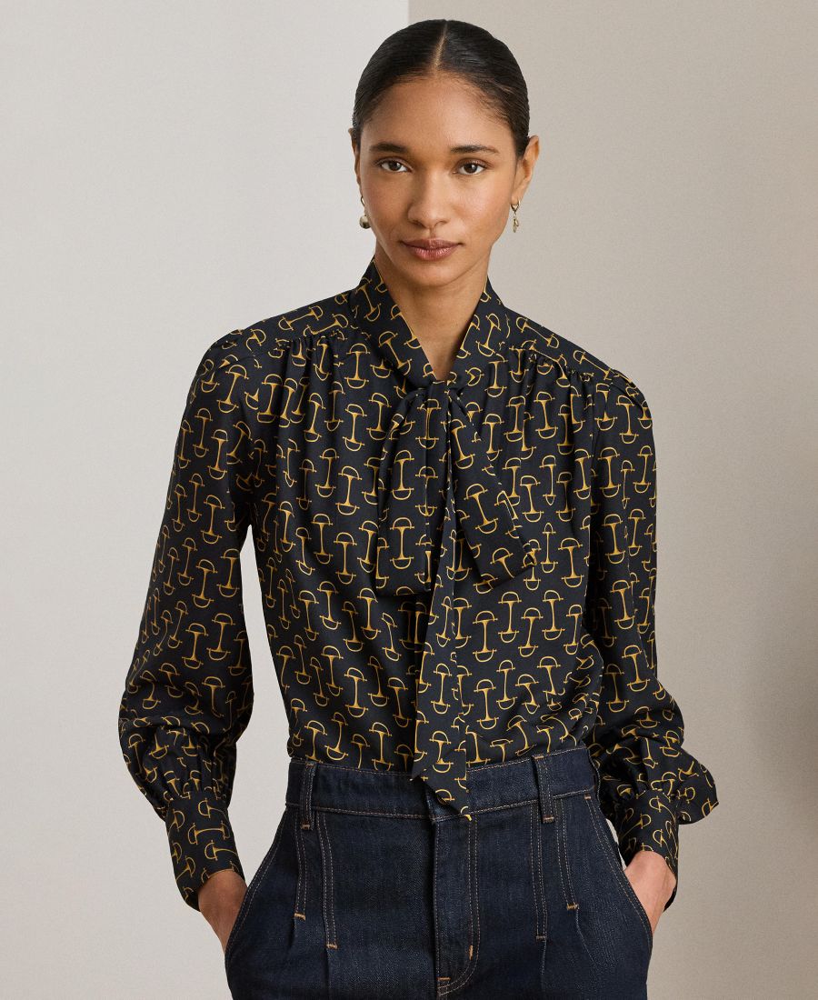 Женская блузка из крепа с геометрическим принтом и завязками на шее Lauren Ralph Lauren, Navy Multi
Женская блузка из крепа с геометрическим принтом и завязками на шее Lauren Ralph Lauren, Navy Multi