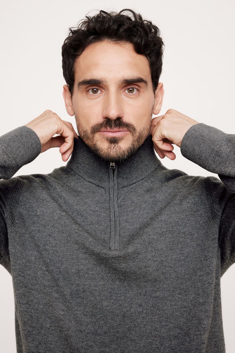 Итальянский джемпер с полумолнией из мериносовой шерсти Banana Republic, серый
Итальянский джемпер с полумолнией из мериносовой шерсти Banana Republic, серый