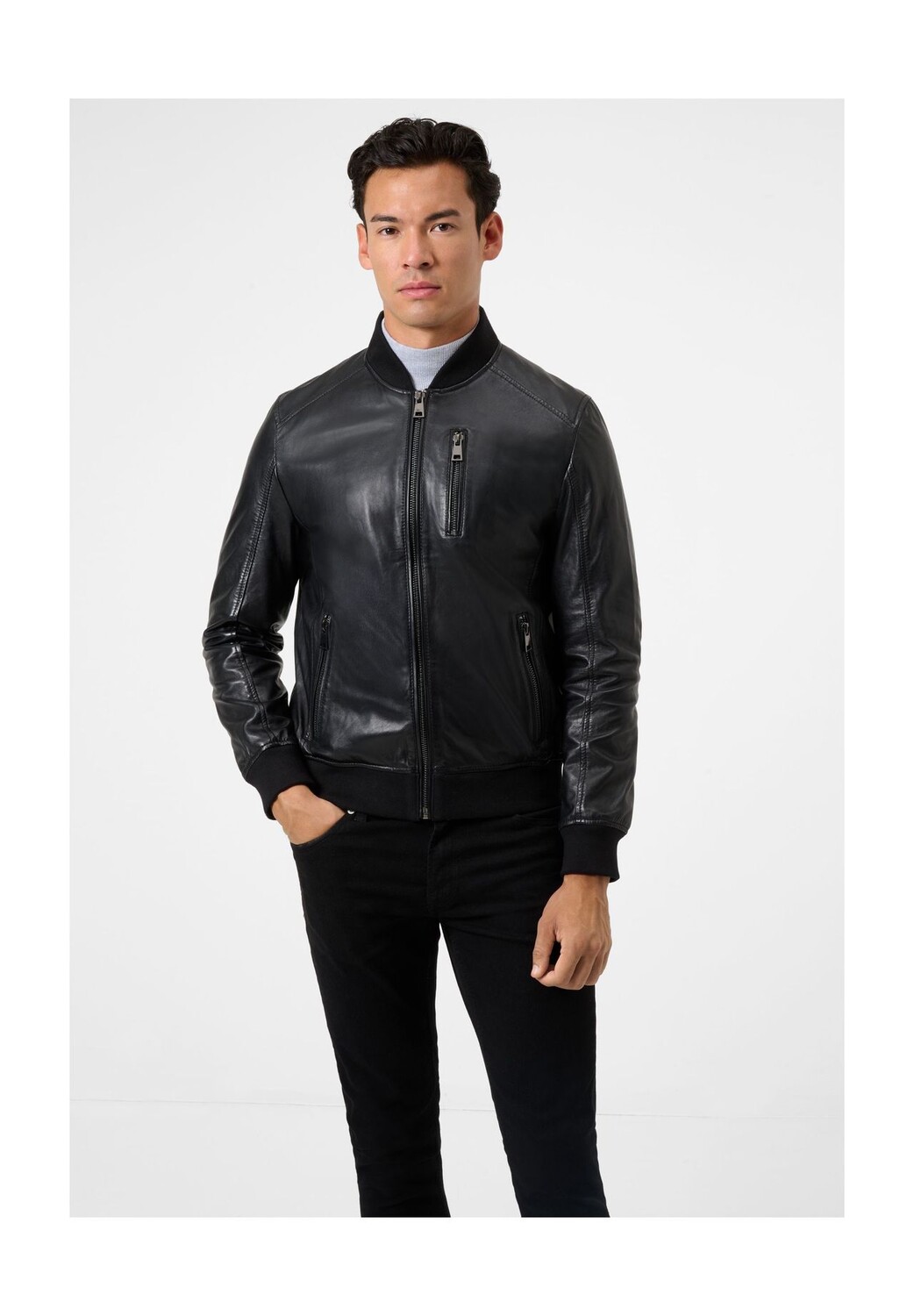 Мужская кожаная куртка Дино, меховой воротник и нагрудные карманы RICANO, черный
Мужская кожаная куртка Дино, меховой воротник и нагрудные карманы RICANO, черный