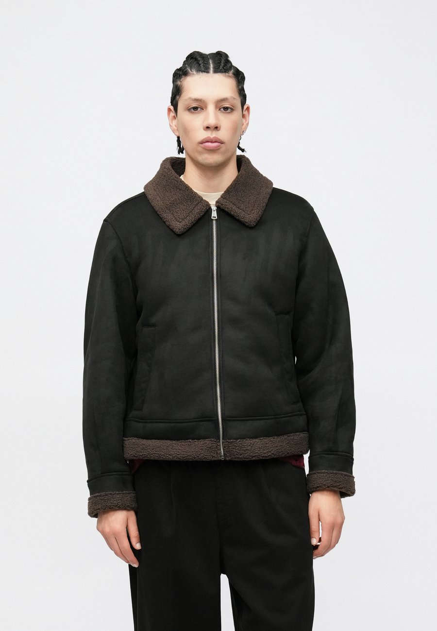 Куртка Jack & Jones JORARGOS AVIATOR JACKET, Black
Куртка Jack & Jones JORARGOS AVIATOR JACKET, Black