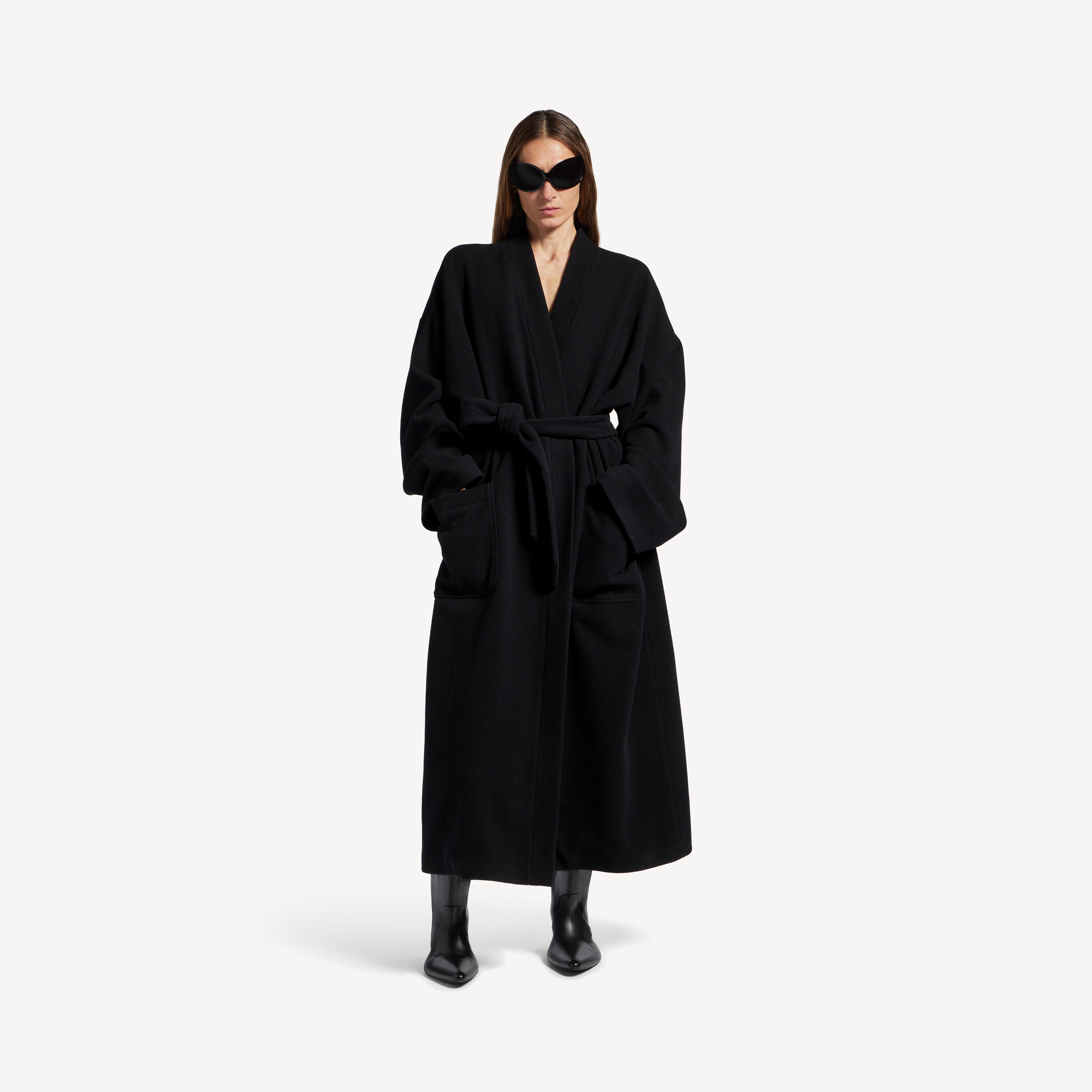 Женское пальто-халат в черном цвете BALENCIAGA, черный
Женское пальто-халат в черном цвете BALENCIAGA, черный