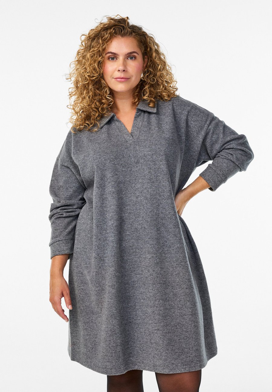 Платье Zizzi MIT V-AUSSCHNITT UND KRAGEN, Dark Grey Melange/Mottled Grey
Платье Zizzi MIT V-AUSSCHNITT UND KRAGEN, Dark Grey Melange/Mottled Grey