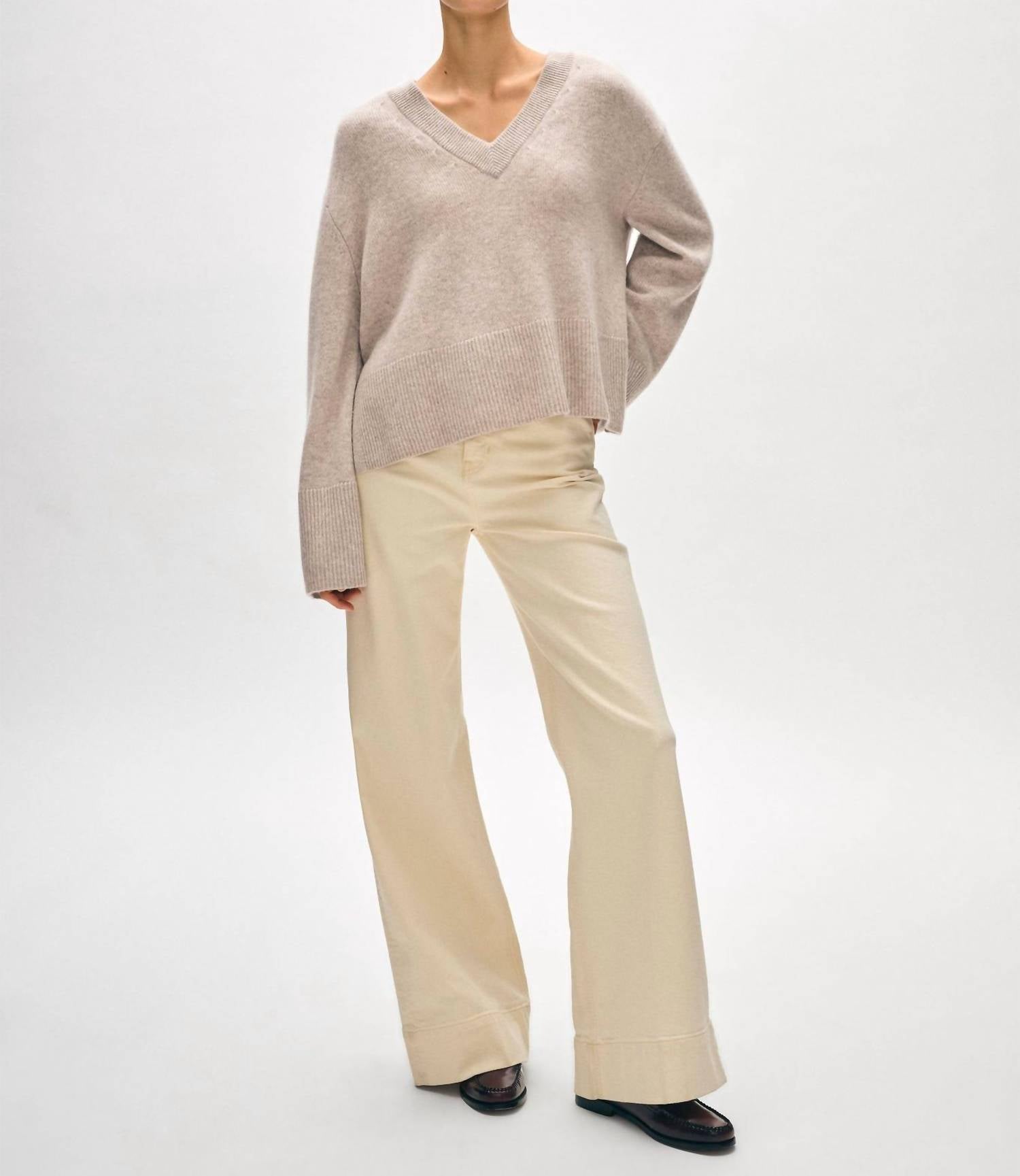 Свитер с V-образным вырезом и боковым разрезом в цвете песочный висл хизер White + Warren, Sand Wisp Heather
Свитер с V-образным вырезом и боковым разрезом в цвете песочный висл хизер White + Warren, Sand Wisp Heather