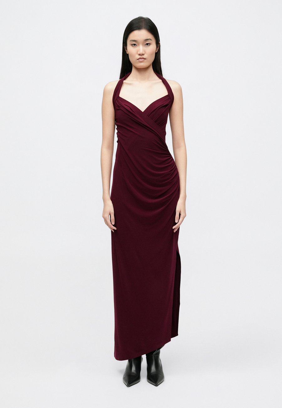 Платье Norma Kamali HALTER SWEETHEART SIDE DRAPE GOWN, Plum/Bordeaux
Платье Norma Kamali HALTER SWEETHEART SIDE DRAPE GOWN, Plum/Bordeaux