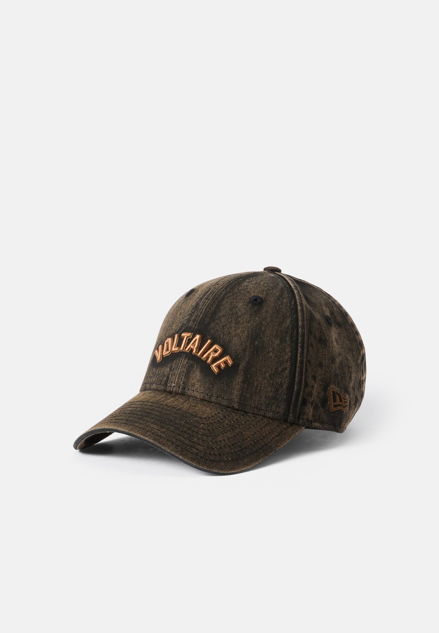 Бейсболка Zadig & Voltaire UNISEX, Cognac
Бейсболка Zadig & Voltaire UNISEX, Cognac