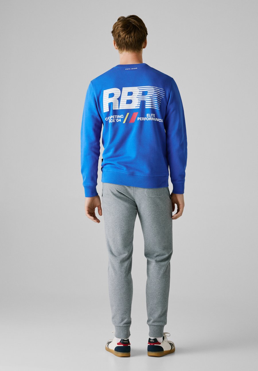 Толстовка Red Bull Racing x Pepe Jeans MOTION LOGO CREW, Electric Blue/Royal Blue
Толстовка Red Bull Racing x Pepe Jeans MOTION LOGO CREW, Electric Blue/Royal Blue