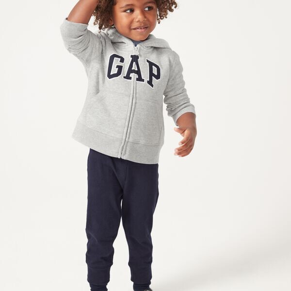Толстовка с капюшоном из плюша с застежкой-молнией Gap, серый
Толстовка с капюшоном из плюша с застежкой-молнией Gap, серый