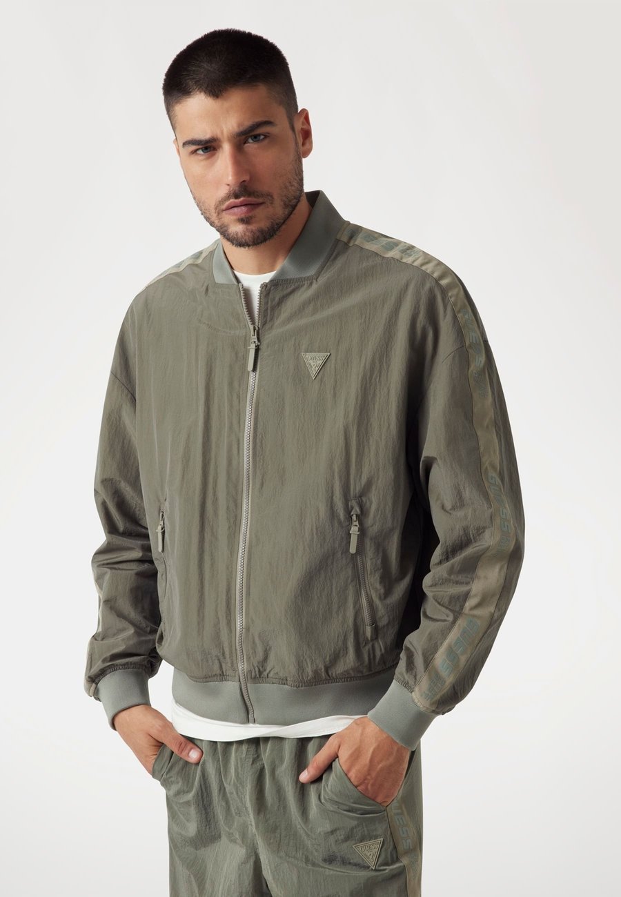 Куртка Guess DURCHGEHENDER REISSVERSCHLUSS, Hellgrün/Light Green
Куртка Guess DURCHGEHENDER REISSVERSCHLUSS, Hellgrün/Light Green