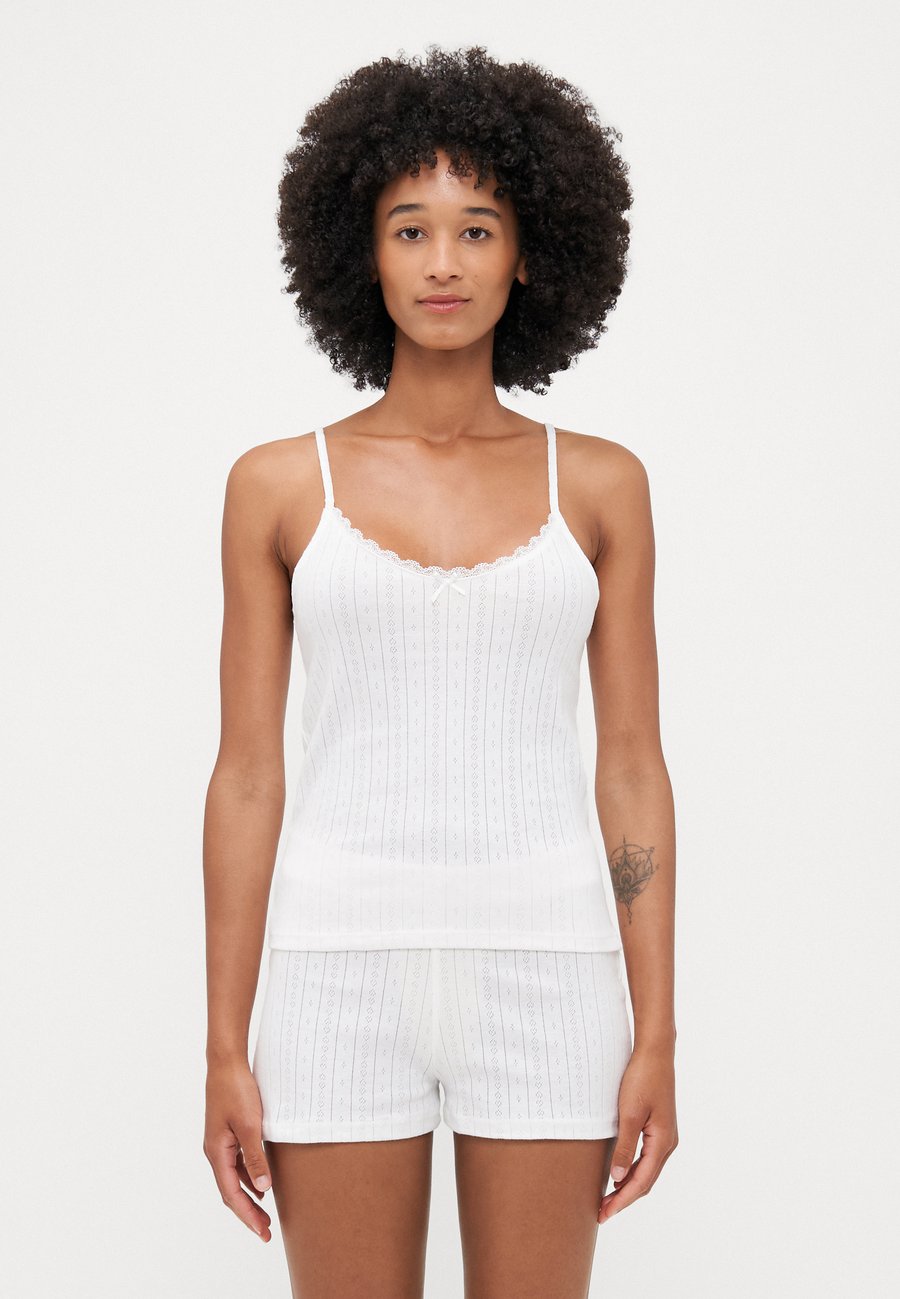 Пижамный комплект ONLY ONLHARPER NIGHTWEAR, Cloud Dancer/Off-White
Пижамный комплект ONLY ONLHARPER NIGHTWEAR, Cloud Dancer/Off-White