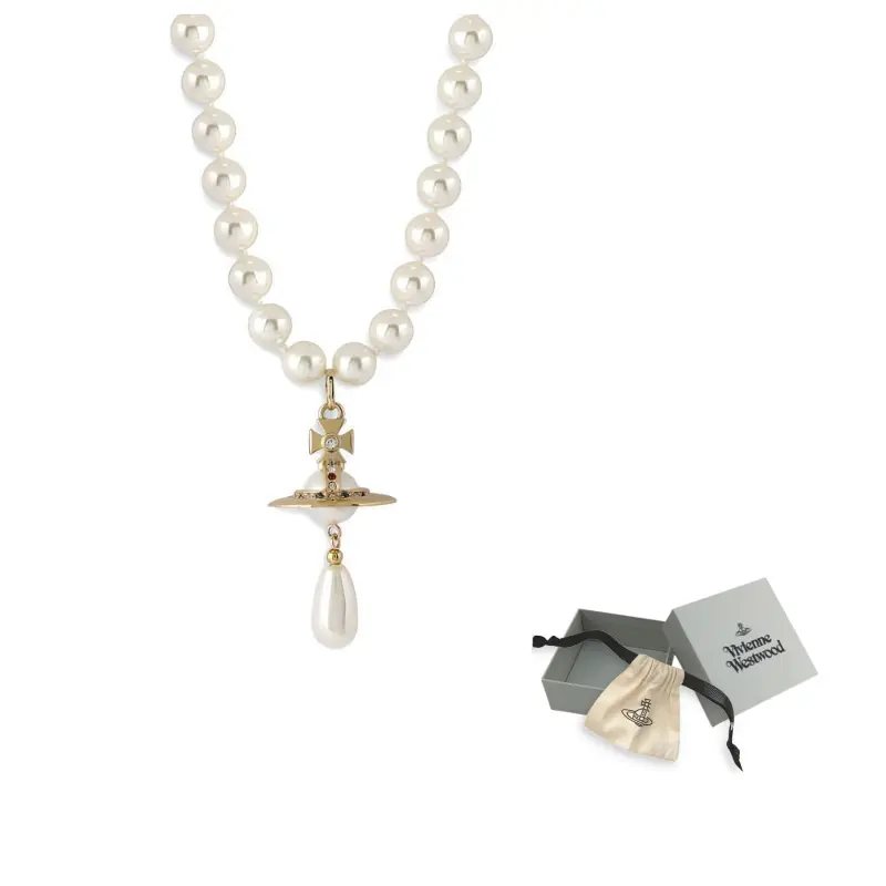 Ожерелье-чокер с одним рядом жемчуга и подвеской Vivienne Westwood
Ожерелье-чокер с одним рядом жемчуга и подвеской Vivienne Westwood