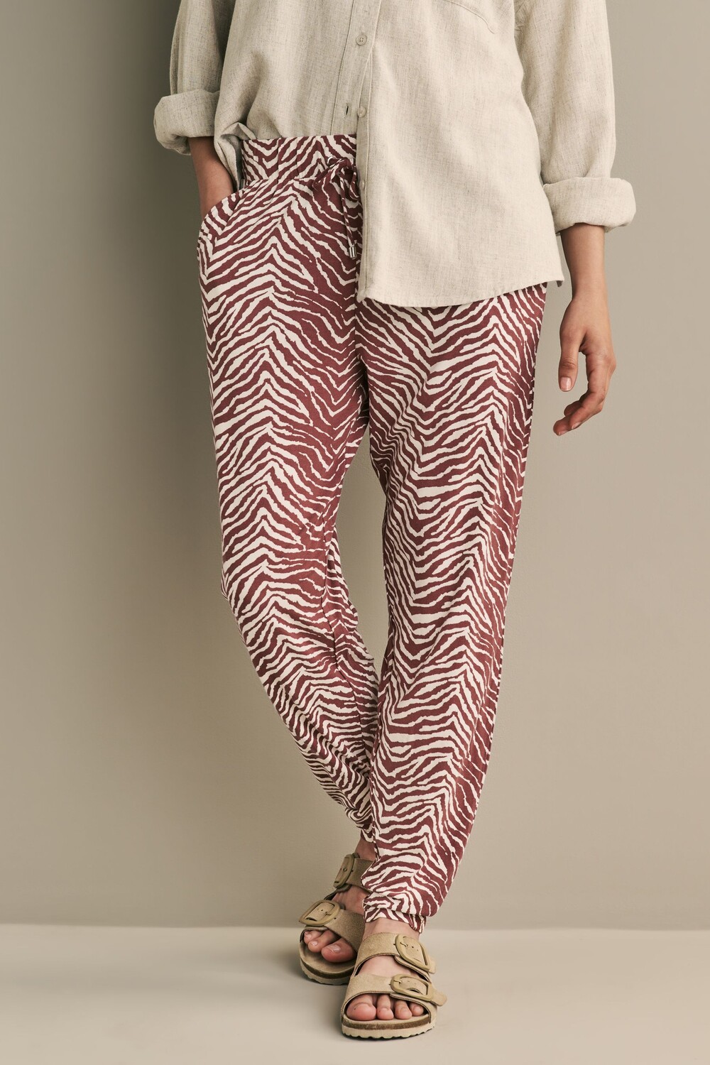 Джерси джоггеры Next, коричневый
Джерси джоггеры Next, коричневый