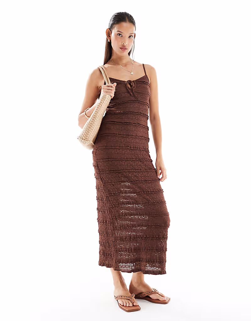 Платье миди Miss Selfridge с кружевом и оборками шоколадного цвета
Платье миди Miss Selfridge с кружевом и оборками шоколадного цвета