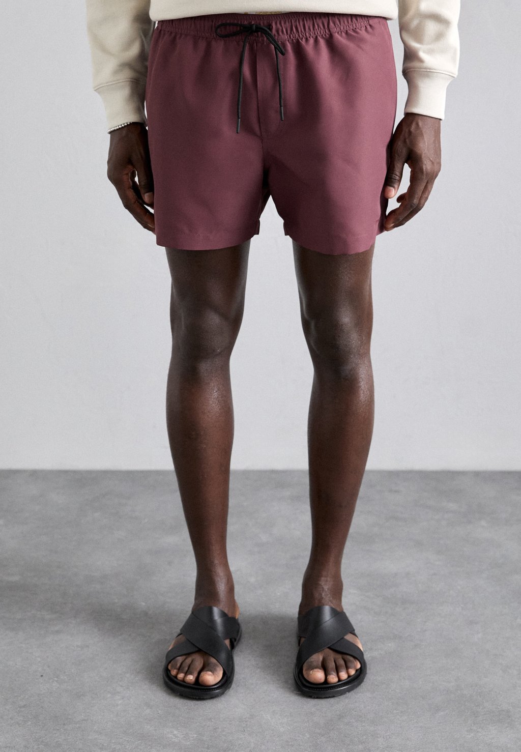 Шорты SJO Tiger of Sweden, бургундия
Шорты SJO Tiger of Sweden, бургундия