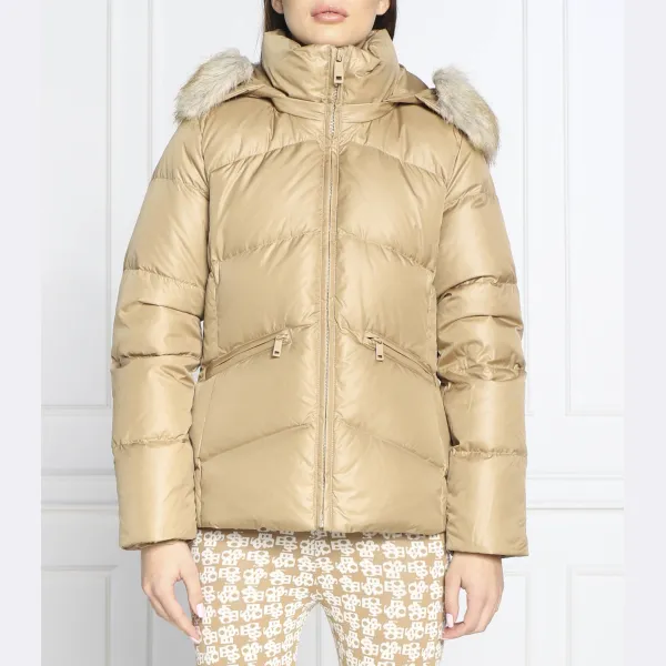 Пуховик стандартного кроя Calvin Klein, коричневый
Пуховик стандартного кроя Calvin Klein, коричневый