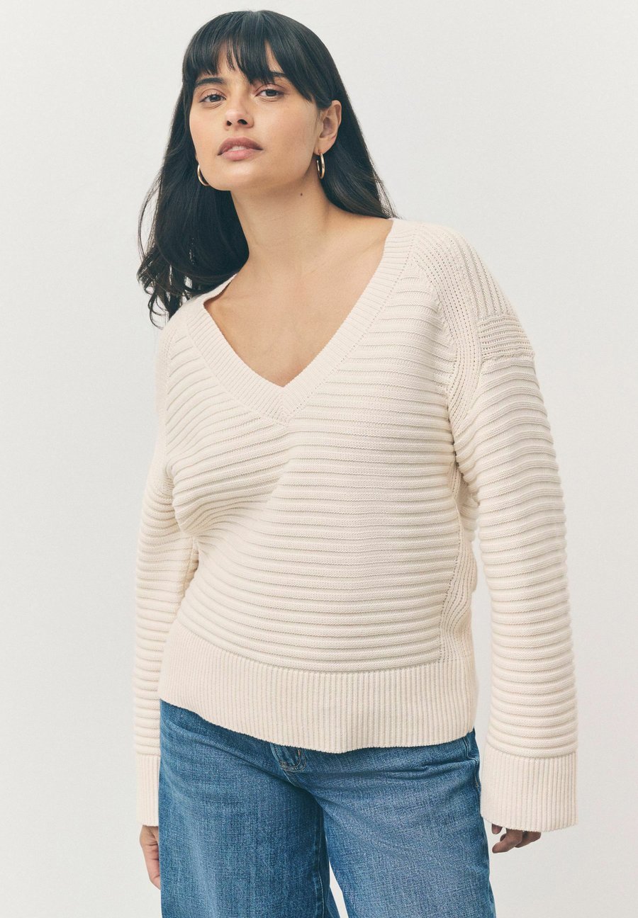 Джемпер Next V-NECK, Ecru/Beige
Джемпер Next V-NECK, Ecru/Beige