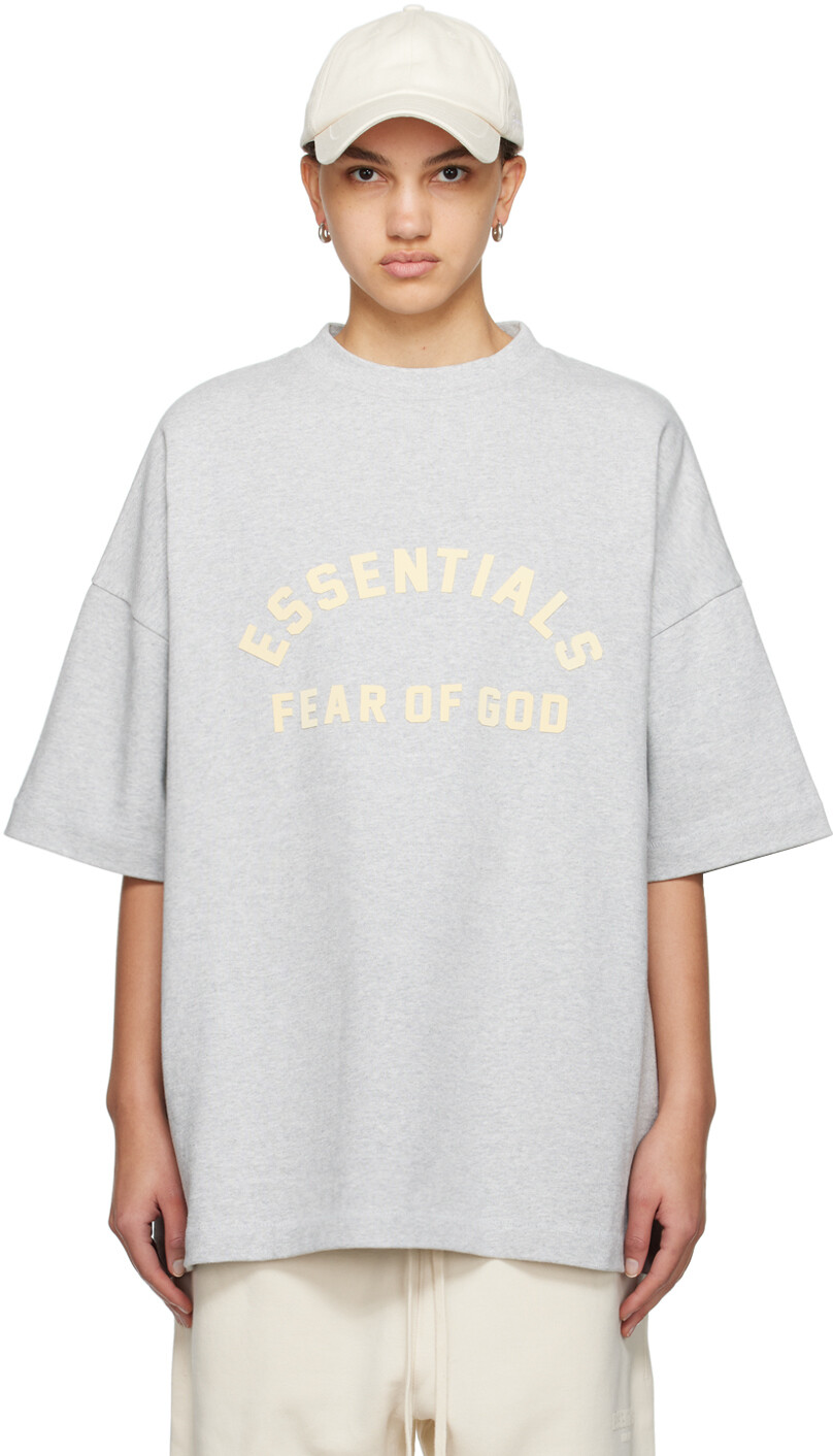 Серая футболка с круглым вырезом Fear Of God Essentials, цвет Light heather grey
Серая футболка с круглым вырезом Fear Of God Essentials, цвет Light heather grey