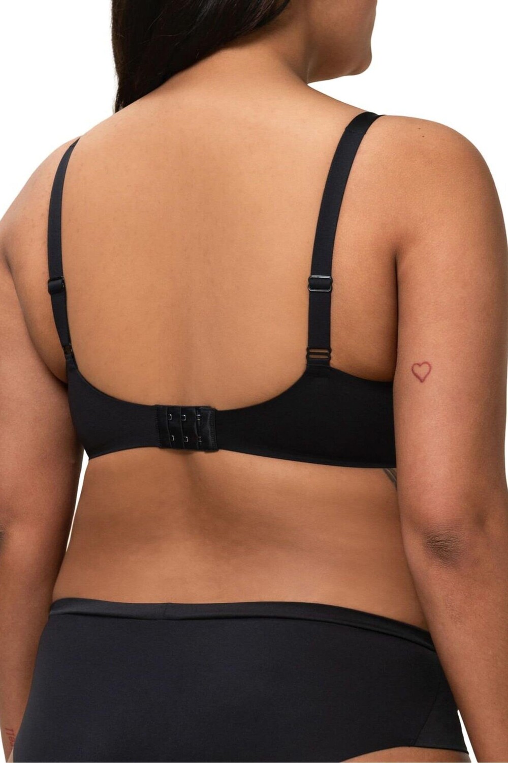 Мягкий макияжный бюстгальтер на косточках с короткой чашкой и мягкими чашечками Triumph, черный
Мягкий макияжный бюстгальтер на косточках с короткой чашкой и мягкими чашечками Triumph, черный