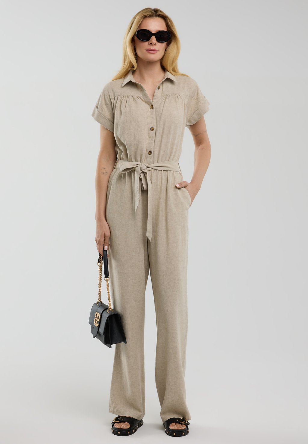 Комбинезон DUNIME Big Star, бежевый
Комбинезон DUNIME Big Star, бежевый