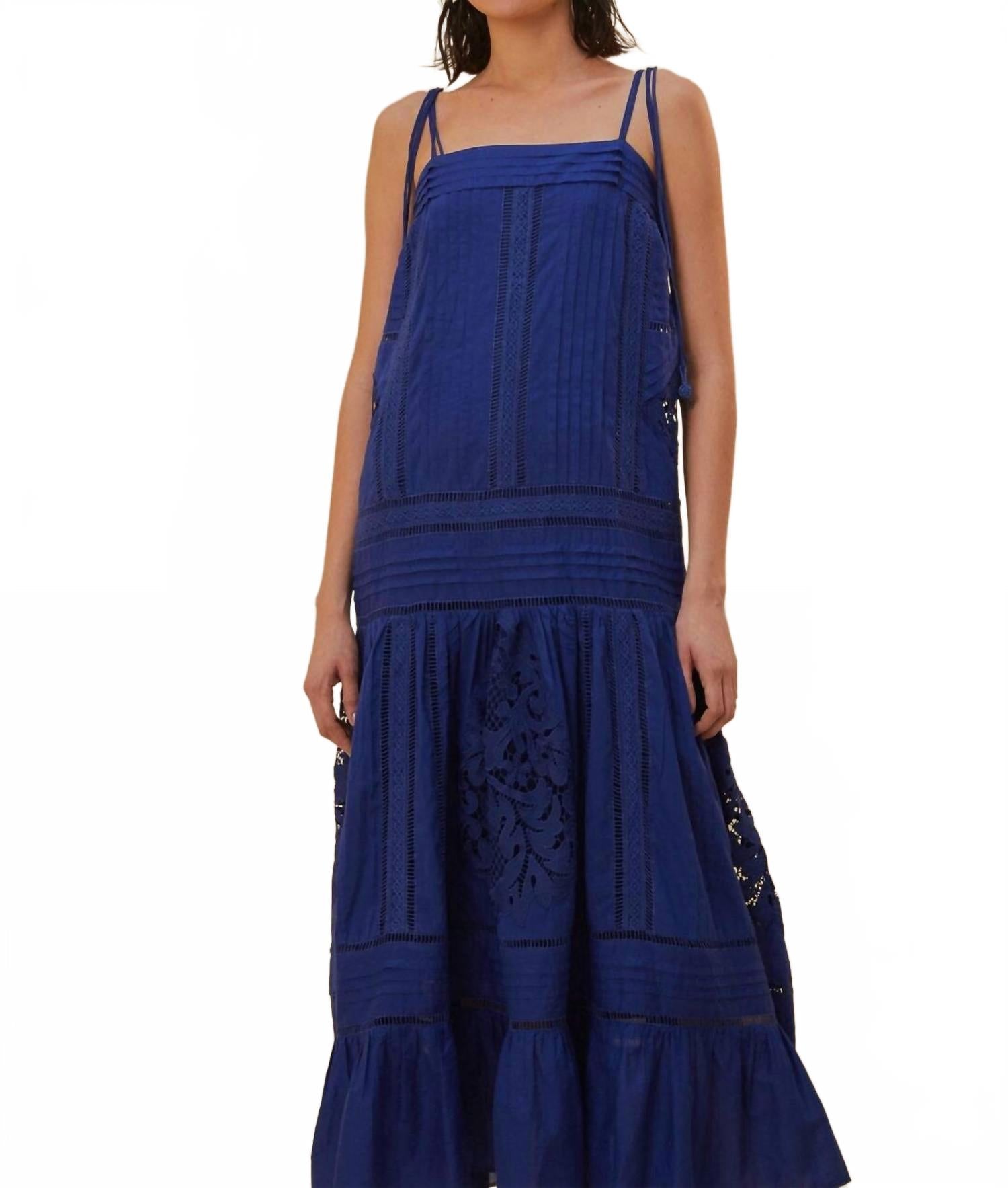 Синий макси-сарафан без рукавов FARM Rio
Синий макси-сарафан без рукавов FARM Rio