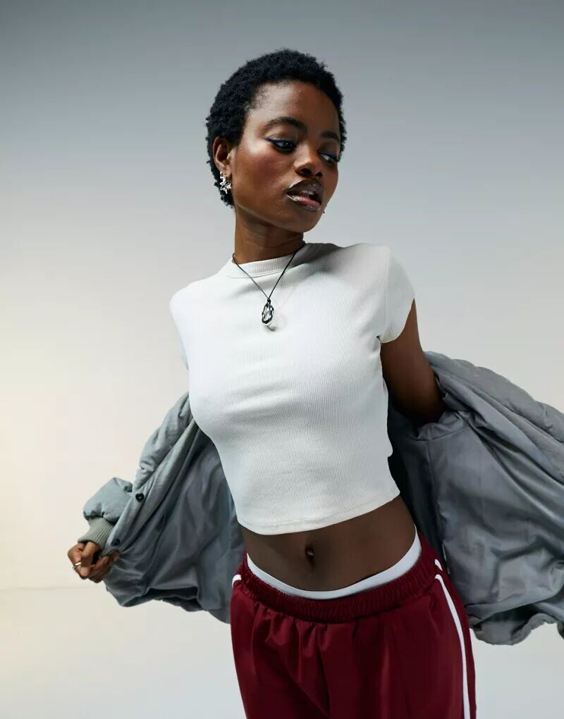 Рубашка в рубчик с укороченными рукавами ASOS
Рубашка в рубчик с укороченными рукавами ASOS