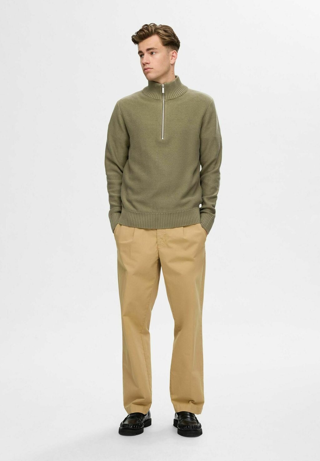 Джемпер SLHAXEL HALF ZIP Selected Homme, хаки 
Джемпер SLHAXEL HALF ZIP Selected Homme, хаки