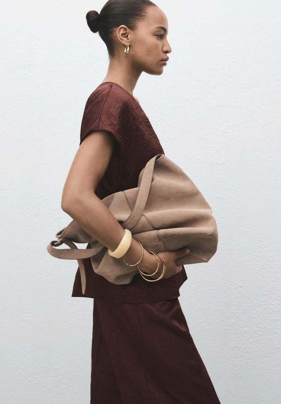 Брюки Mango CRINKLED-EFFECT, Brown
Брюки Mango CRINKLED-EFFECT, Brown