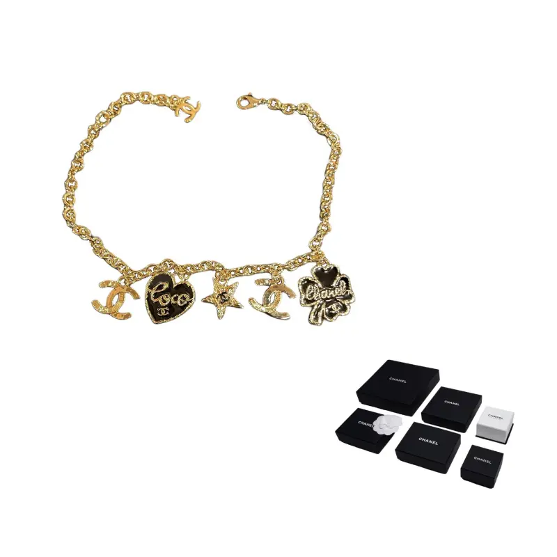 CHANEL Эмалевые колье Women's Gold
CHANEL Эмалевые колье Women's Gold