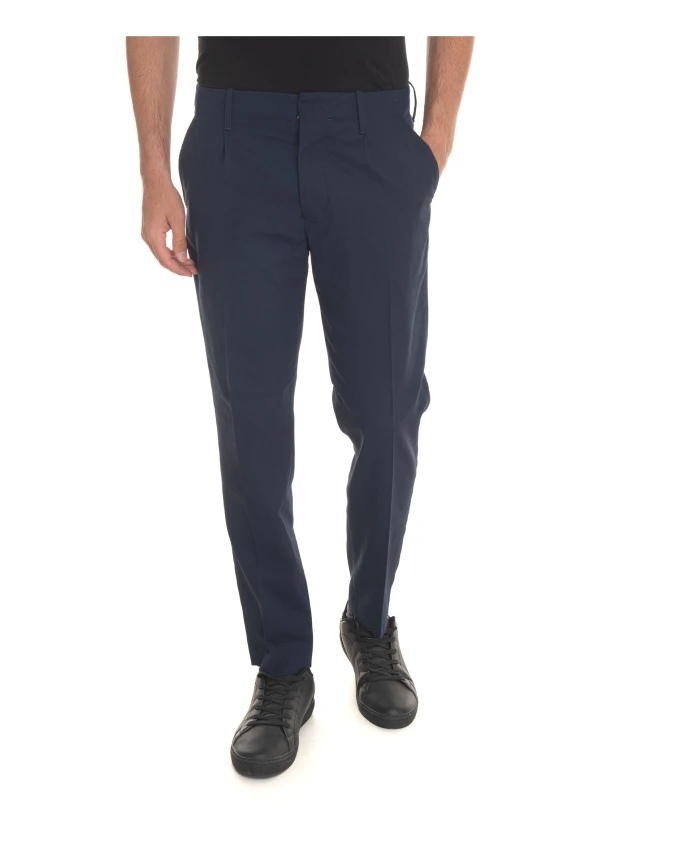 Брюки чинос с застежкой на пуговицы и разрезом, как у портного. Hindustrie, синий
Брюки чинос с застежкой на пуговицы и разрезом, как у портного. Hindustrie, синий