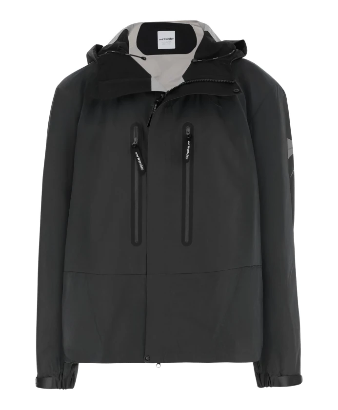 Нейлоновая куртка And Wander, черный
Нейлоновая куртка And Wander, черный