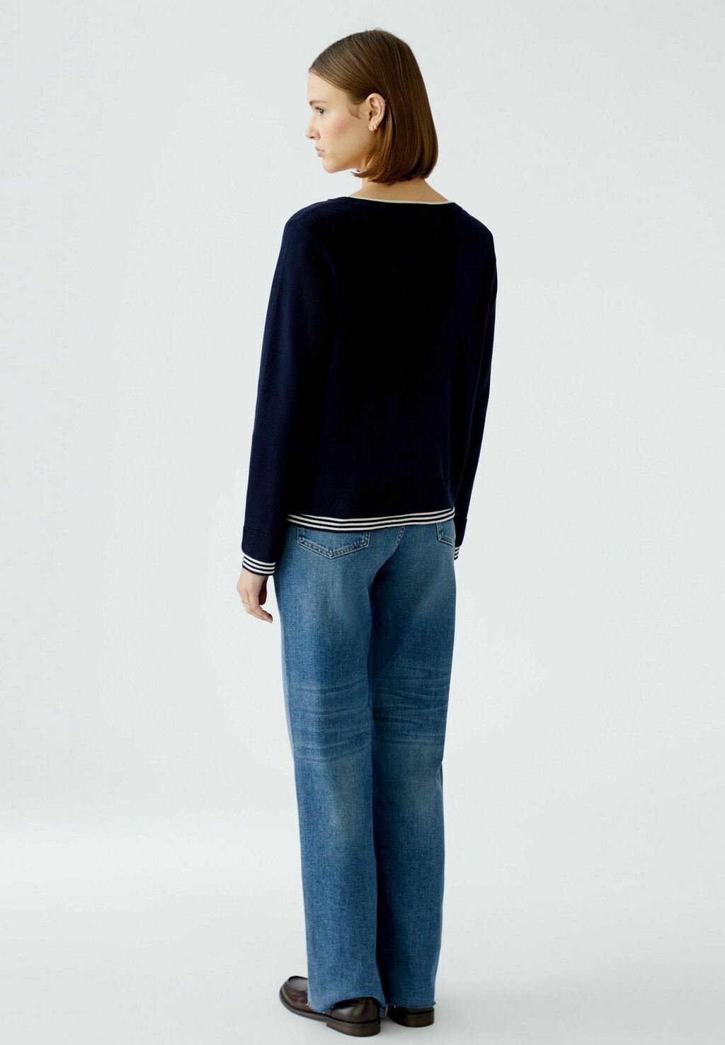 Джемпер LEEZA Oui, темно-синий 
Джемпер LEEZA Oui, темно-синий