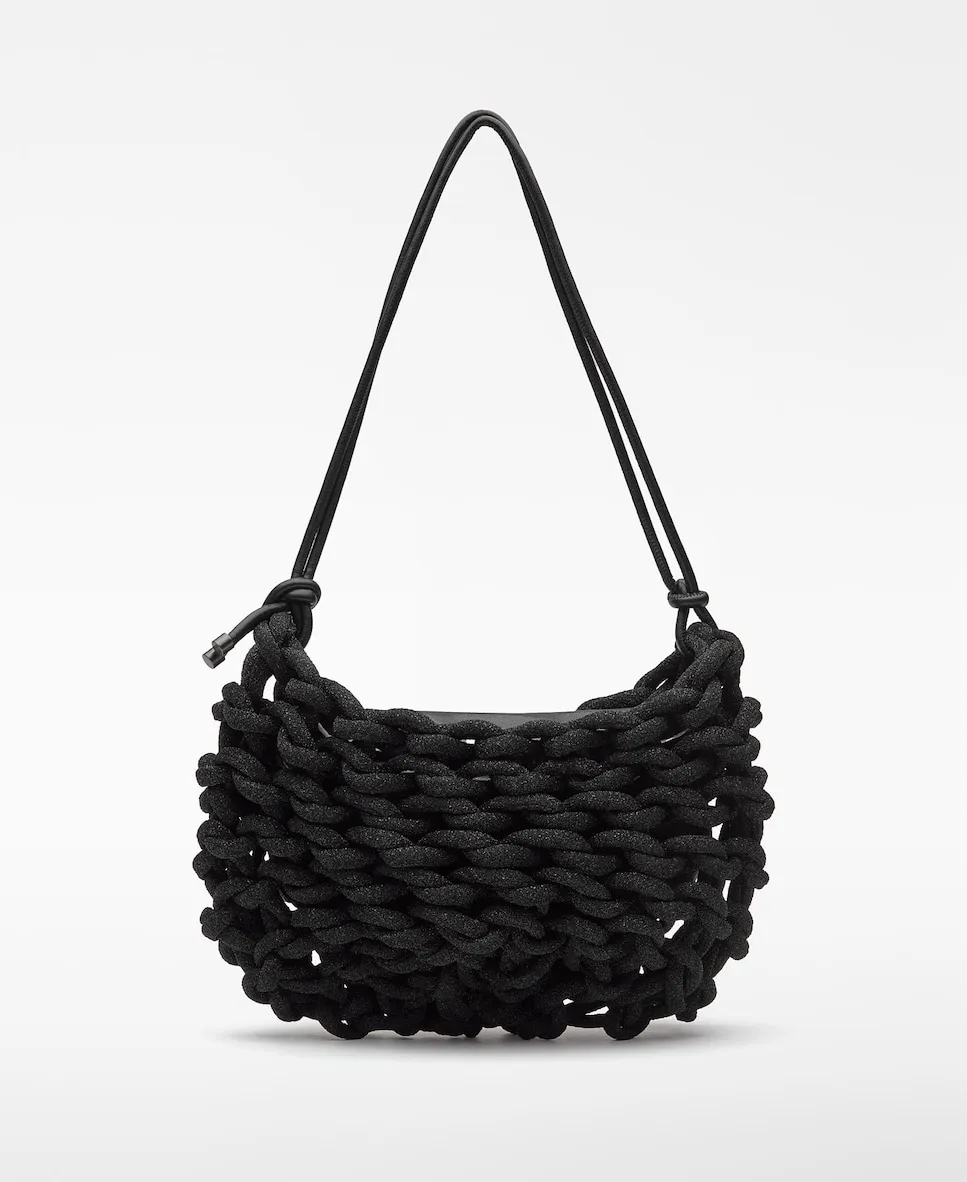 Женская коктейльная сумочка с плетеными трубчатыми ручками Adolfo Dominguez, черный
Женская коктейльная сумочка с плетеными трубчатыми ручками Adolfo Dominguez, черный