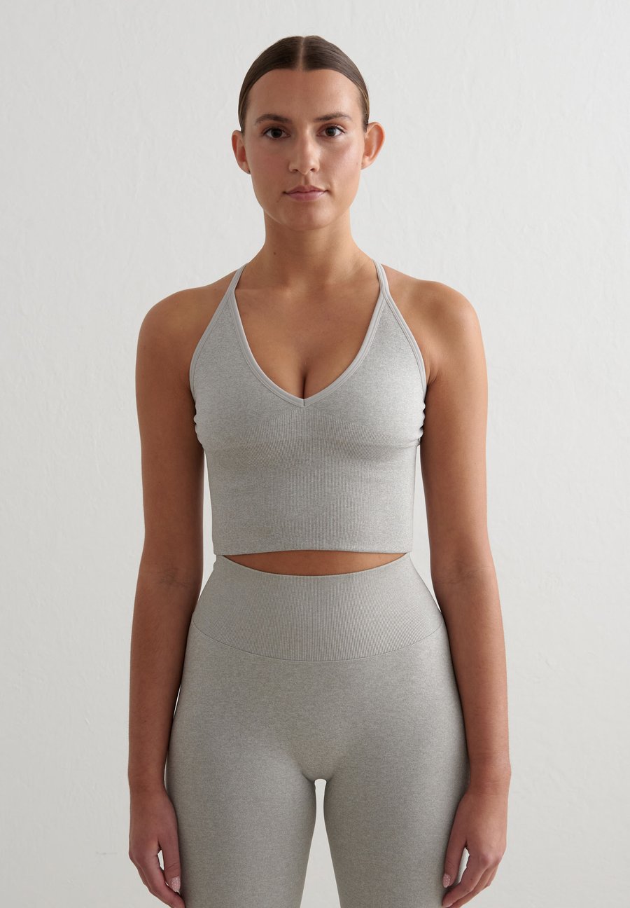 Бюстгальтер aim’n SHAPE SEAMLESS CROSS BACK, Grey
Бюстгальтер aim’n SHAPE SEAMLESS CROSS BACK, Grey