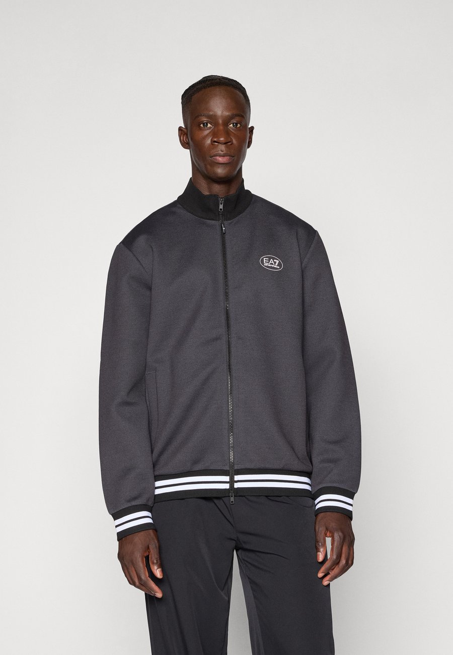 Толстовка EA7 Emporio Armani TENNIS CLUB TRACKTOP, Black
Толстовка EA7 Emporio Armani TENNIS CLUB TRACKTOP, Black