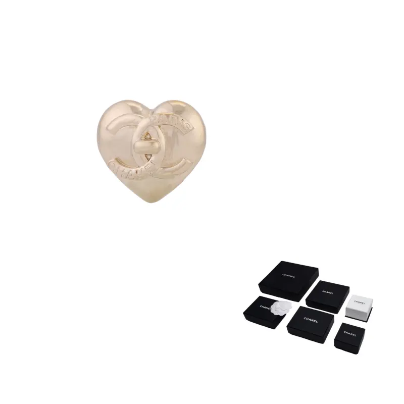 Брошь Women's CHANEL
Брошь Women's CHANEL