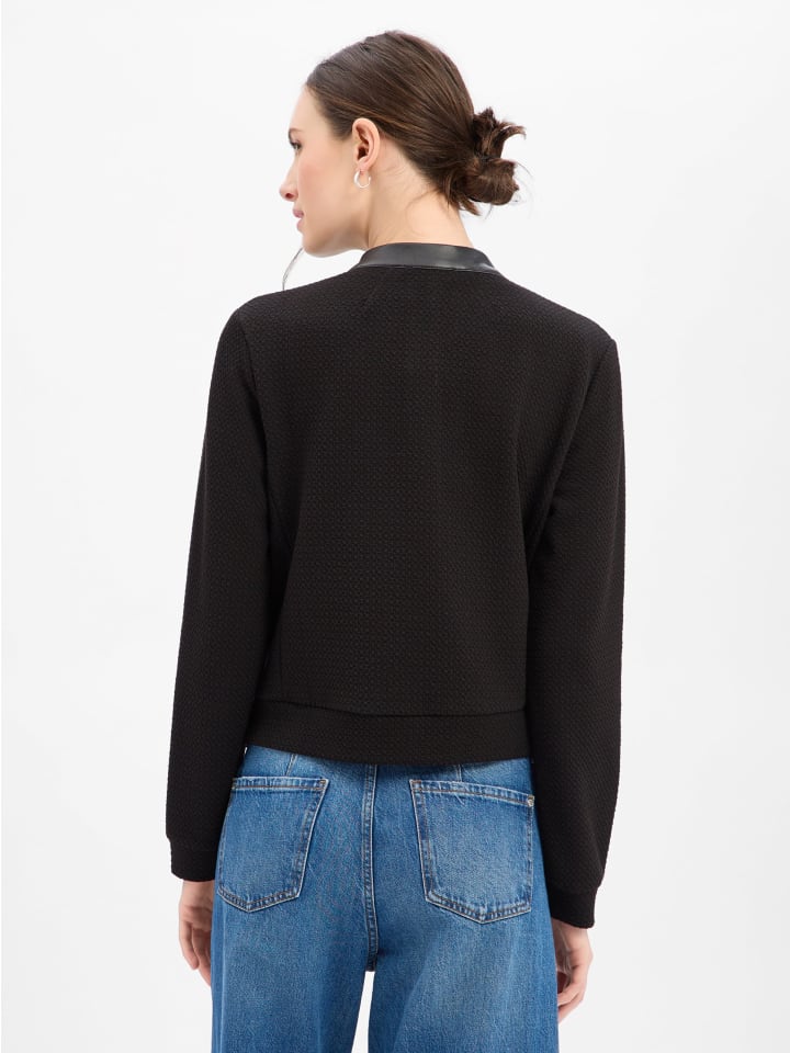 More & More Черная куртка
More & More Черная куртка