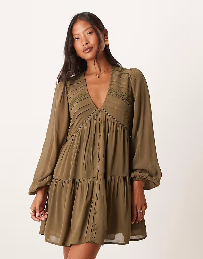 Мини-платье в стиле бохо с V-образным вырезом Petite Marley цвета хаки Nobody'S Child Petite
Мини-платье в стиле бохо с V-образным вырезом Petite Marley цвета хаки Nobody'S Child Petite